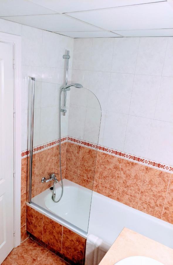 Apartment Lorcrimar V, *